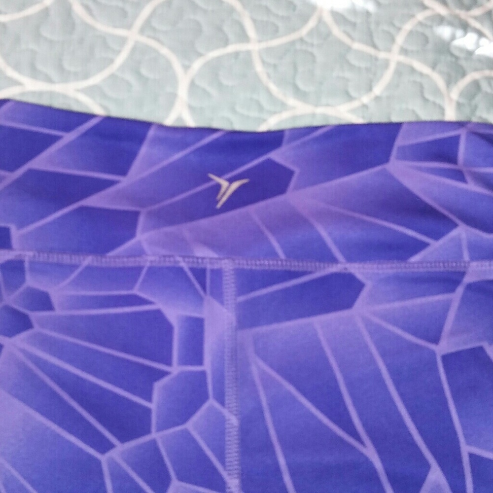 Old navy work out capris sm euc